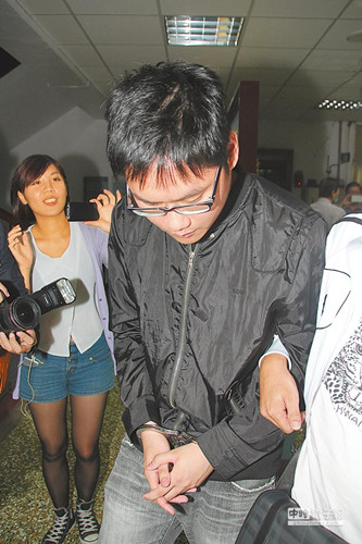 �������Գ����������в��Ů����ɫթƭ����