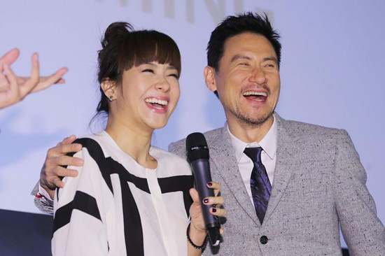 张学友新歌mv首映 和林嘉欣吻得"专业"(图)