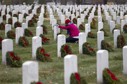 台网友热议扫墓告白法:以后你家的墓,我扫定了