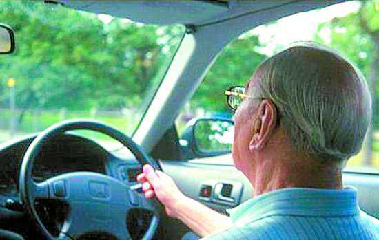 ̨�彻ͨ����¹���Ϲܿ�75�����ϼ�ʻ�ˣ�ͼ��