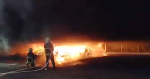 ���������ƾƺ󳳼�һ���ݻ����˶Է�������ͼ��