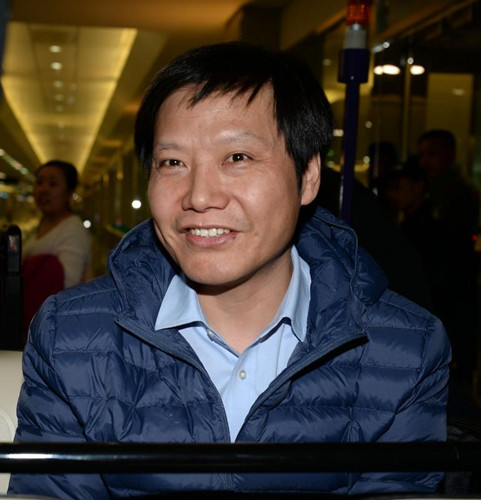小米科技董事长雷军低调抵台 微笑说谢谢(图)