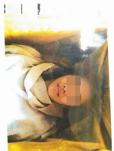 女子躺棺材装死拍照诈保不成男友另结新欢(图)