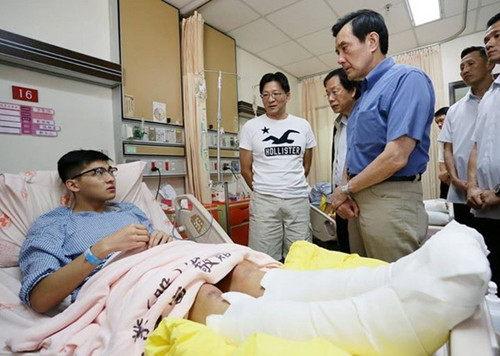 马英九探病遭轰患者抱不平:他眼睛会说话(图)