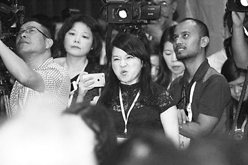 “变色龙”周玉蔻骂遍蓝绿“台湾制造”的闹场人