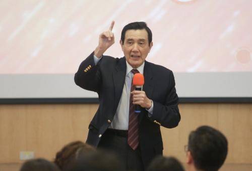 马英九再谈服贸协议仍躺“立法院”:想起来很呕