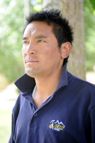 西藏登山队队员简介:罗布占堆