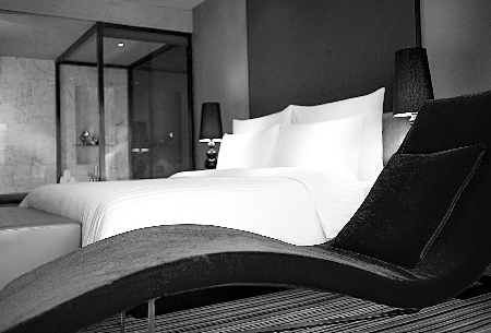 揭秘姚明衣食住行 睡加长到2.8米的床(图)