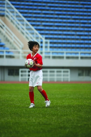 ���й�÷�����ߺ�����12��С��ͯ�츳���ˣ�ͼ��