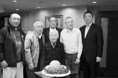 ���Ϻ���Ů���������మһ���������ѷ�������