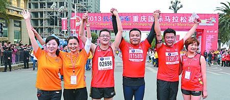 新闻中心 体育新闻图片来源:重庆商报   明星人物   央视名嘴自费组团