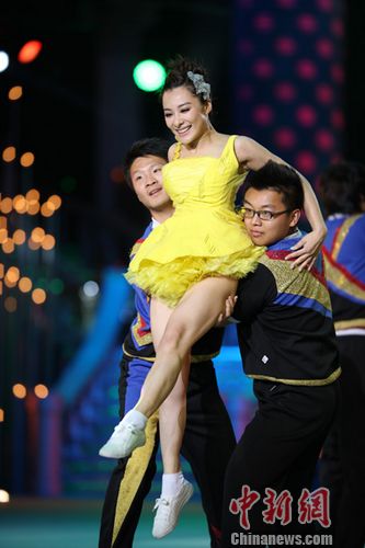 刘璇发高烧坚持出战舞蹈赛 舞姿轻盈引尖叫(图)(6)