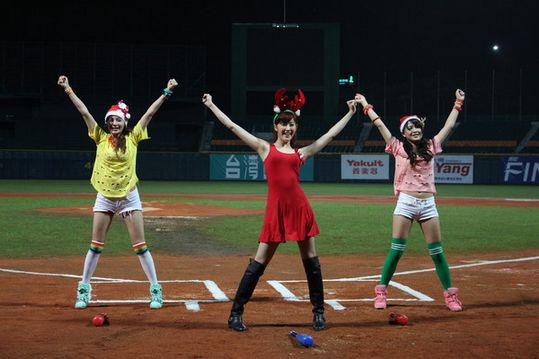 �������ı���ʥ��Ů�ɰ��Ը�С¹�������裨ͼ��