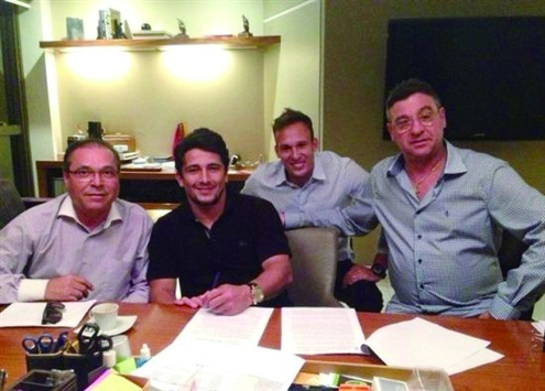 阿洛伊西奥正式加盟鲁能4年合同年薪180万美元