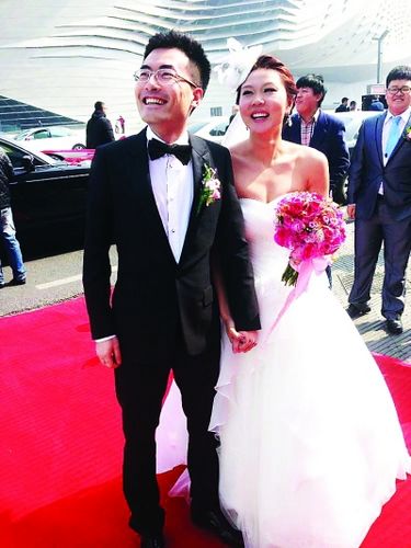 赵菁婚礼韩乔生当主持 老公英国从事金融业(图)