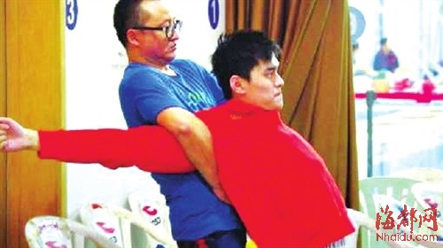 ������ԡ���Ħ���߹�����Ӿ̳���޽��У�ͼ��