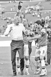 ��ɭ�ɶ�����׹ھ���Ա���¸�ϴ������ԡ����ͼ��