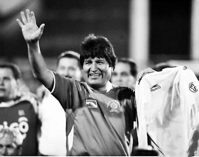 玻利维亚总统签约顶级球队每场出赛20分钟(图)