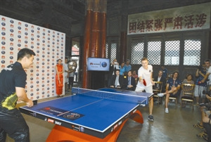 �������Ա������д�ƹ��������1��С����ͼ��