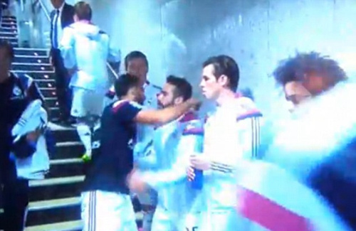 ��Τ������Աͨ�����ӿ������˹�ϵ�Ƶ����㣨ͼ��