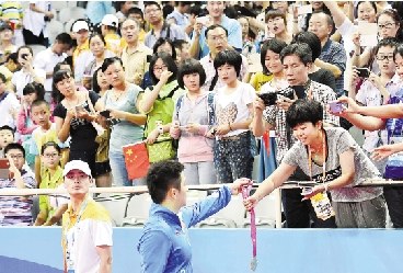 ���񶫻������ƹ�ھ��������׸����ɽ�����ͼ��