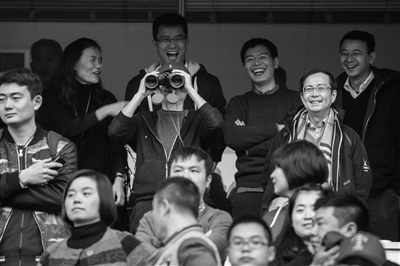 ���ƹ�ս�Դ���Զ�������ȳ���������Ĵָ��ͼ��