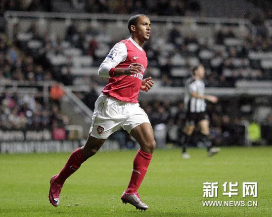 ��ɭ����Լ��Ա���ֶ�������н��14��Ӣ��