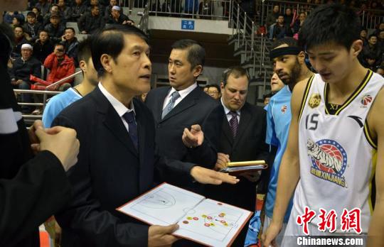 cba"无冕之王":胡卫东孤胆英雄 巩晓彬难获冠军(6)