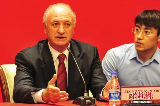 ˹������:�й���ӦΪ�г��е����������缶��Ա