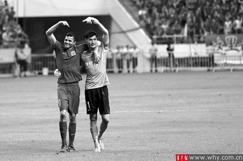 上海德比申花蓝色淹没看台比赛精彩没有输家