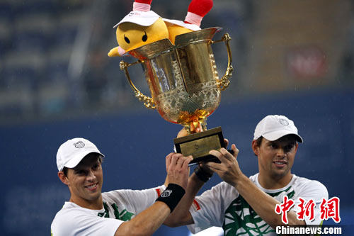 �������ֵ����������ʵ�ֱ�������������ͻ��