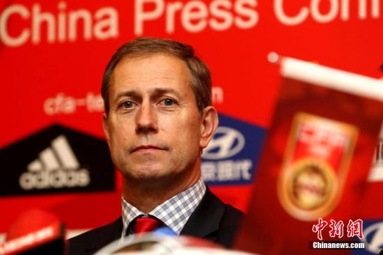 粤媒:多名球员不满佩兰大牌得罪个遍郜林愤怒