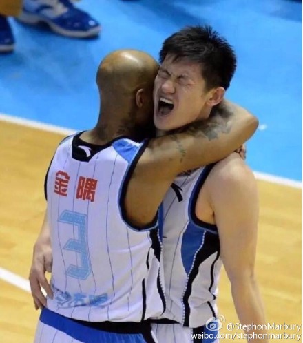 马布里怀念陈磊:是最亲密的队友为你的选择骄傲