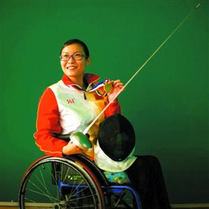 轮椅剑客:10岁前只能地上爬如今残运会夺金(图)