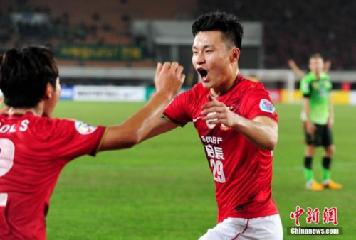 郜林无缘国足名单事出有因佩兰6次赞他中国最佳