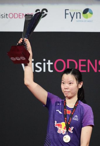 丹麦羽球赛谌龙三连冠李雪芮卫冕新赛季首封后