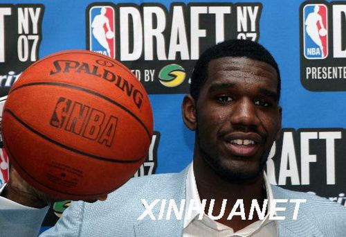 �µ����ִ�Ĵָ���ѿ�ȱϯ�븣���ӵĽ�Ļս