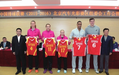 ������Ů���ٿ���Ա������������������ʮ��