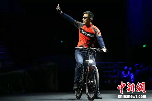 ���ӷ��������²�Ʒ�ﾶ�����롰���ԡ���ͬ����