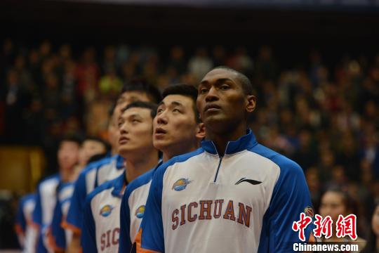 �Ͻ�����ƽ���ں��˿��þ�����������Ա�ɳ�