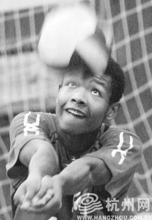 �й���̳��Ѫ��:л��1/8Ӣ��Ѫͳ�����ֵܴ���ʷ