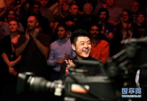 梁文博率真性格赢赞赏谁说表情帝上不了台面?