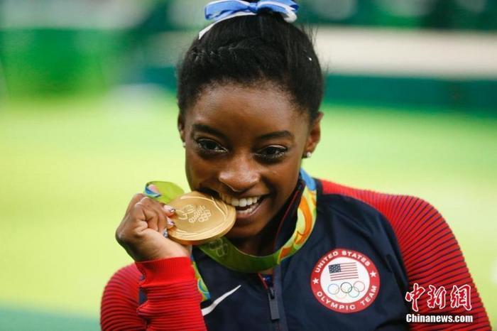 美国名将拜尔斯退出女子体操个人全能决赛