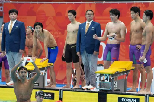 亚运会男子4×200米自由泳接力：中国队刷新亚洲纪录夺冠