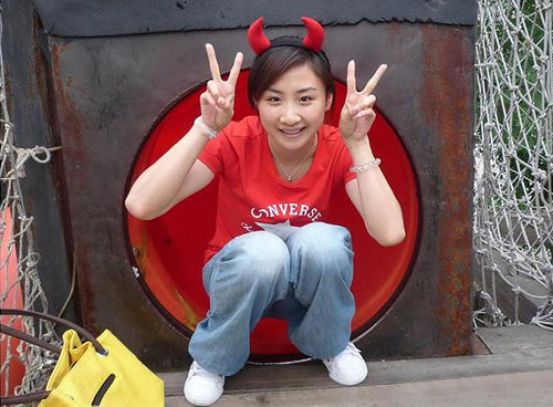 何雯娜曝清纯裸妆照 最美奥运冠军变魔王