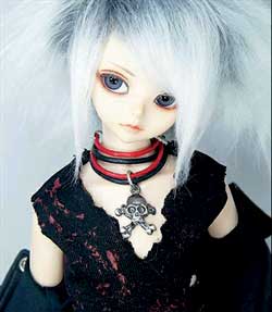 你不要以为她们是在表演,她们一定是在玩lolita(洛丽塔)娃娃的姑娘