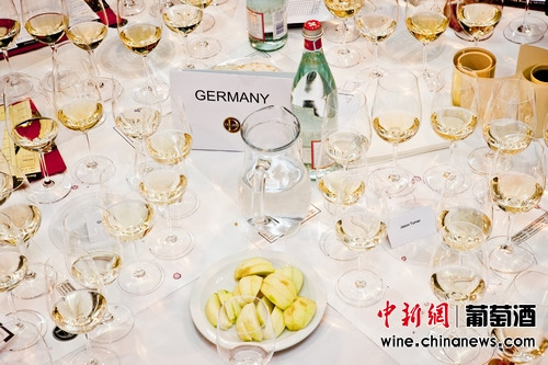 ƻ�������ѾƵġ��Խ�ʯ��