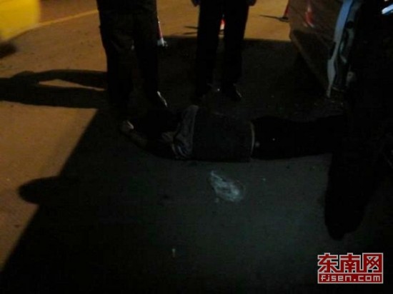 ��������Ϊ�ӱܾƾ���⽫˫���������أ�ͼ��