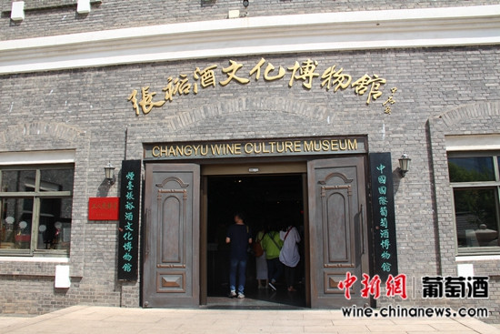 ��ԣ���Ļ�����ݣ����ذ����ƾƹ��գ���ͼ��