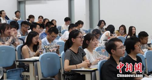 ��ԣ�����Ѿ��Ļ����ǹ����Ρ��߽���ѧУ԰